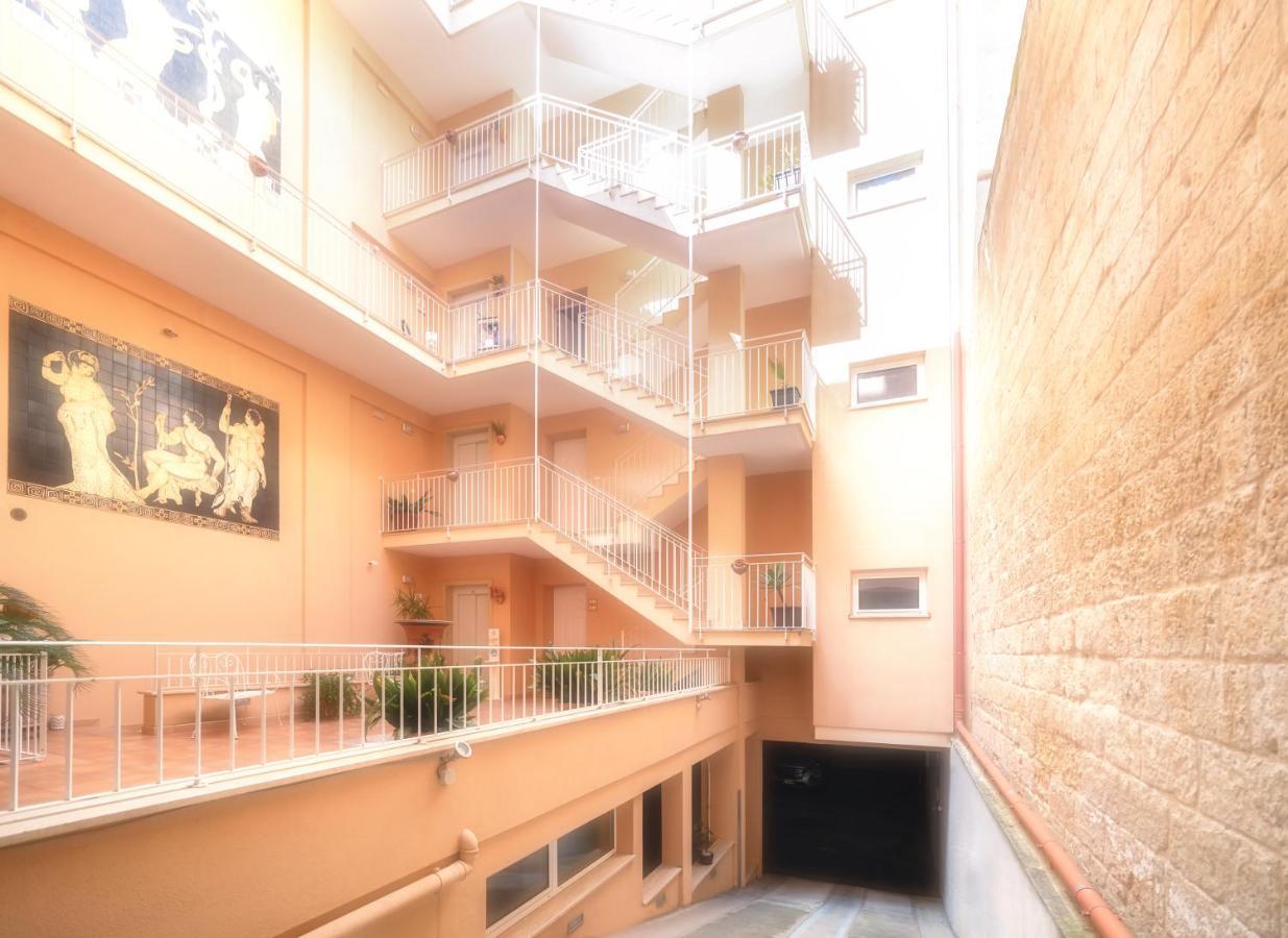 Ferienwohnung Il Cortile Delle Esperidi Lecce Exterior foto