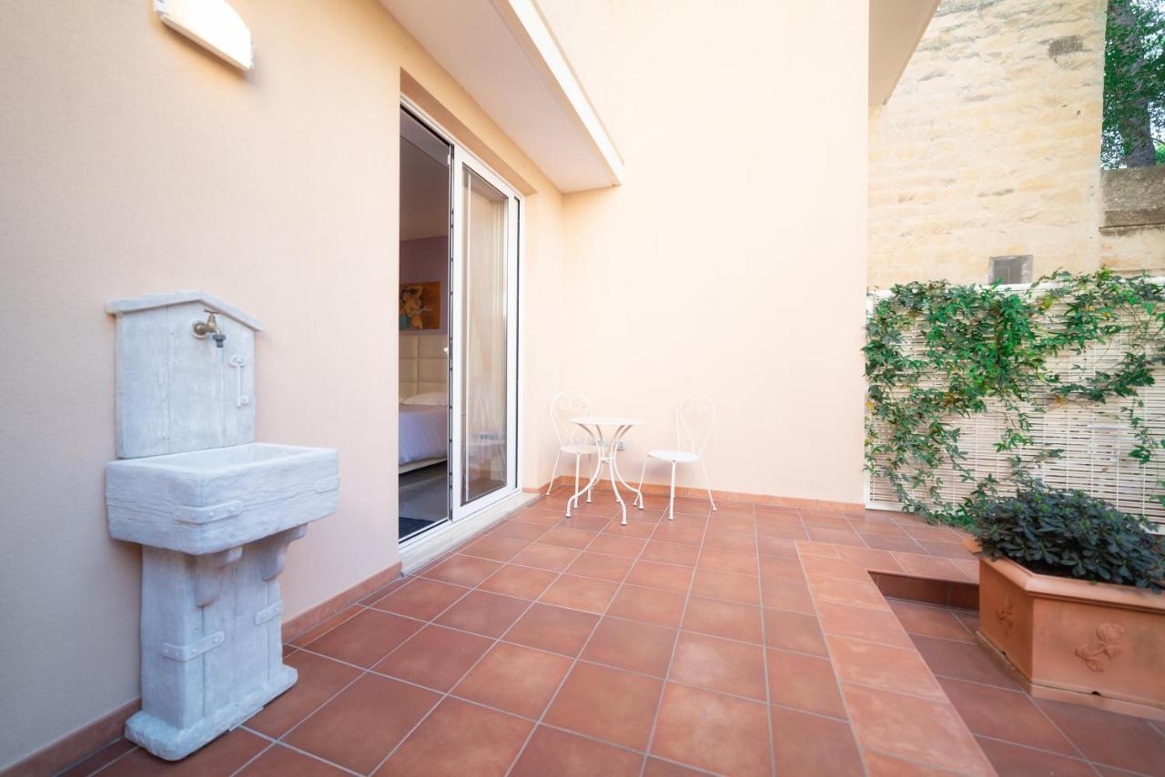 Ferienwohnung Il Cortile Delle Esperidi Lecce Exterior foto