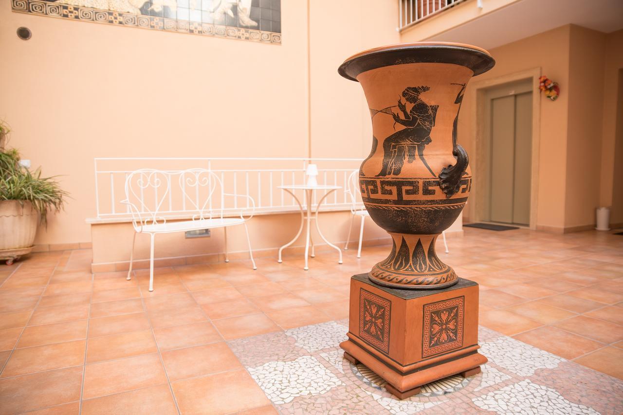 Ferienwohnung Il Cortile Delle Esperidi Lecce Exterior foto